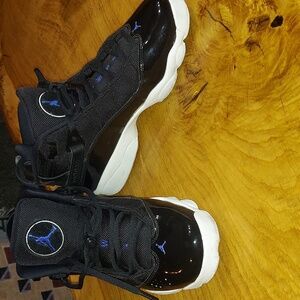 Nike Air Jordan 6 rings size 7 women's